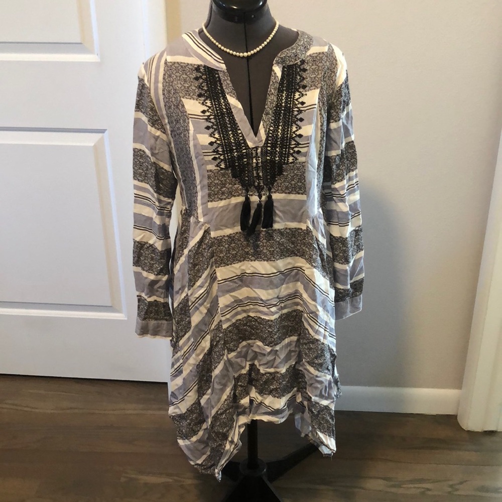 Knox Rose Blue White and Light Blue Casual Dress in Women’s Medium